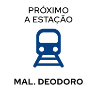 Próximo a estação